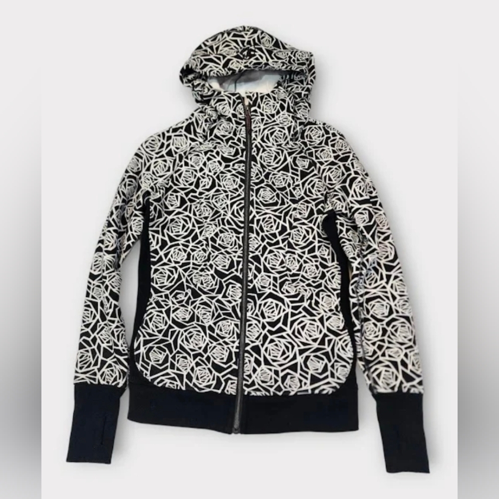 Size 6 - Lululemon Scuba Hoodie